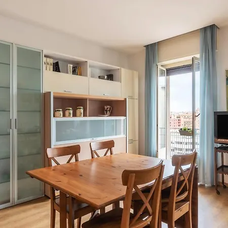 Apartment Sunny Piramide