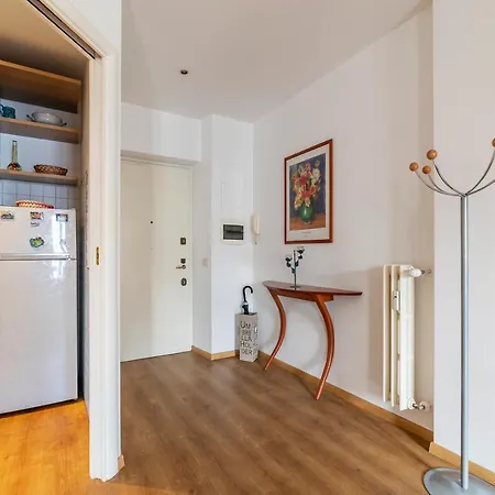 Sunny Piramide Apartment *