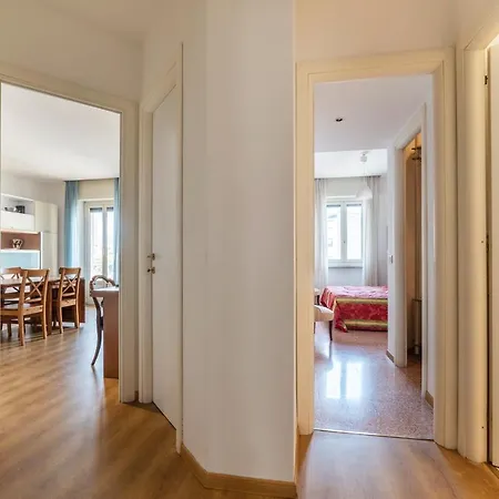 Apartment Sunny Piramide