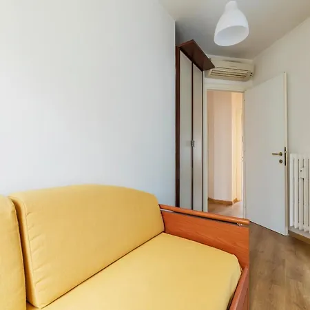 Apartment Sunny Piramide Rome