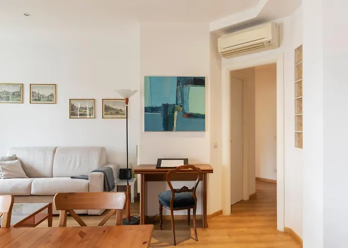 Guesthost - Sunny Piramide Apartment *